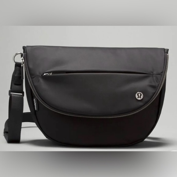 lululemon athletica Handbags - LululemonALL NIGHT FESTIVAL BAG, 5L micro,crossbody,black/silver, 100% authentic